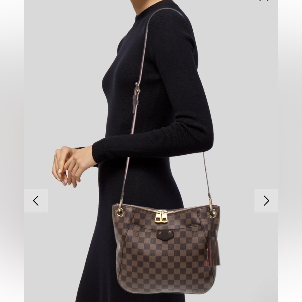 Louis Vuitton Brown Checkered cross body -like new.  Great clean condition